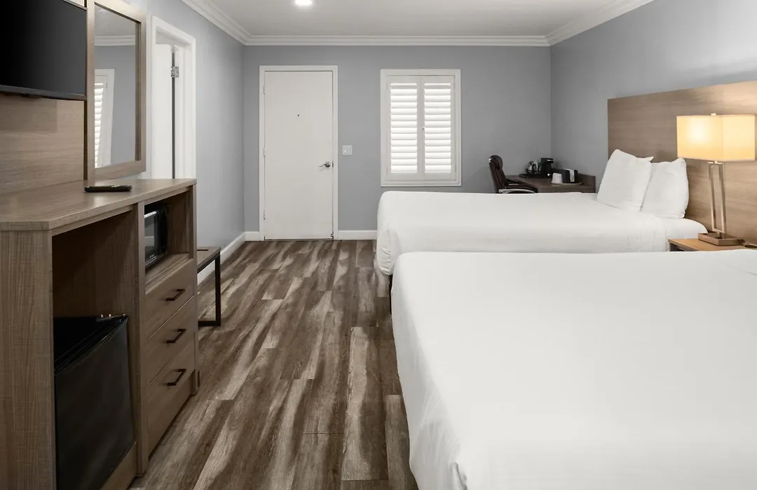 Lone Oak Lodge-1
