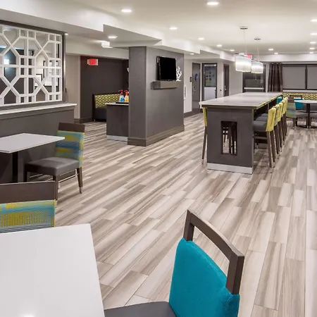 Hampton Inn Monterey-2